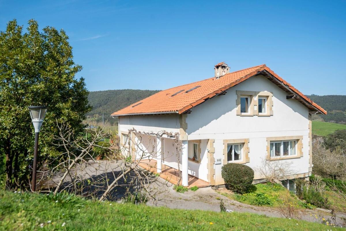 Casa Con Jardin En Gama Villa Bárcena de Cicero Exterior photo
