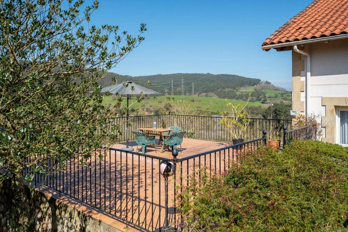 Casa Con Jardin En Gama Villa Bárcena de Cicero Exterior photo